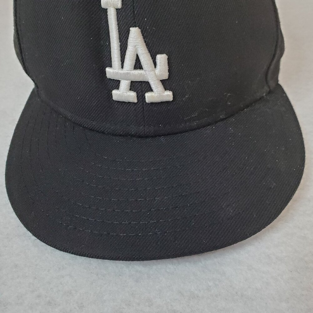 New Era MLB Black & White LA Dodgers 59Fifty Fitted Hat - Picture 4 of 12